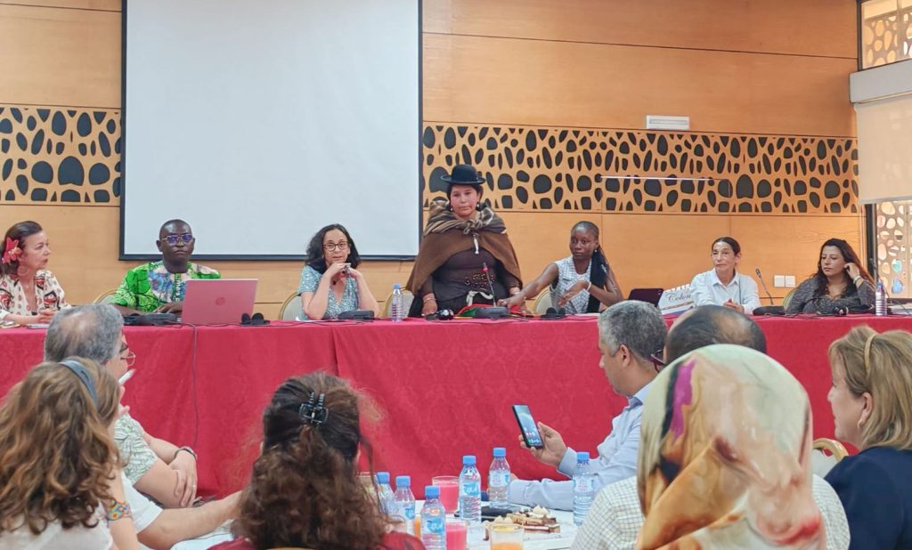 Foto: Estela Poma, participando del foro “Mujeres en Acción Transformando sus Territorios” en Kenitra.